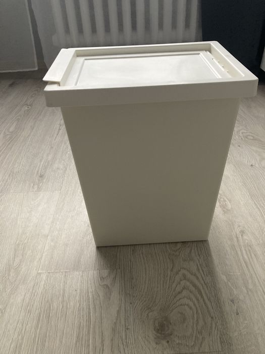 Kosz na smieci plastikowy Ikea