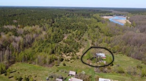 Будинок біля лісу та озера. Гута Ткачова.