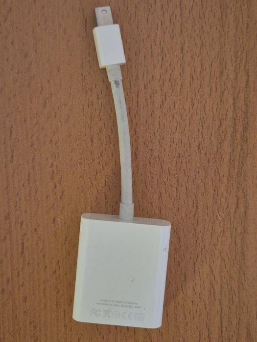 Lote Apple: iMac + MacBook (P/ Peças) e Periféricos Funcionais