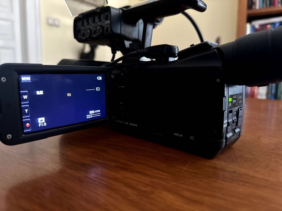 Câmara de Filmar Sony HXR-NX70 (Novo Preço)