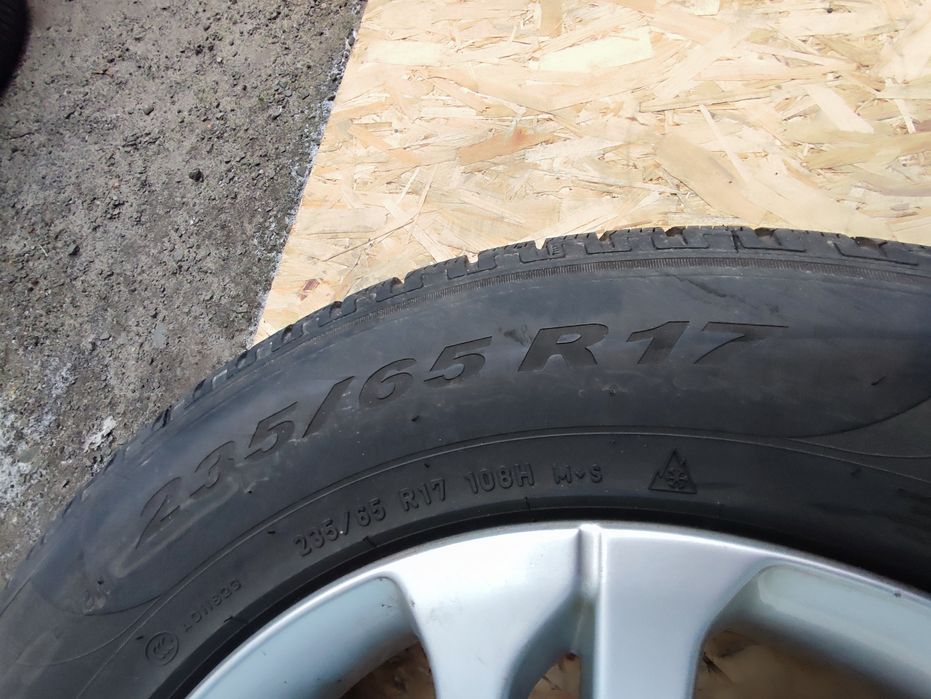 Шини 235/65R17 Pirelli Scorpion