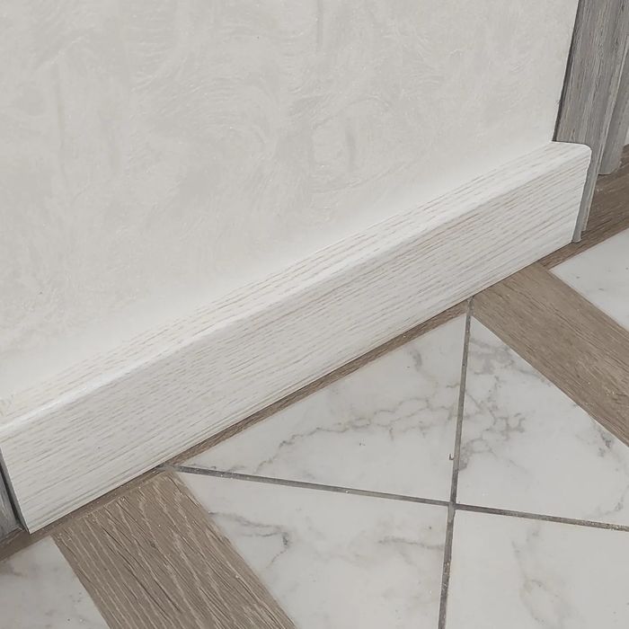 Професійний Монтаж плінтуса.Плінтус МДФ, пластик дюрополімер , дерево