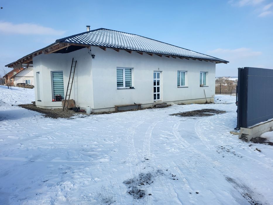 Будинок в селі 7км від чернівців