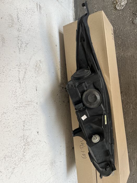 Farol ford fiesta 2016