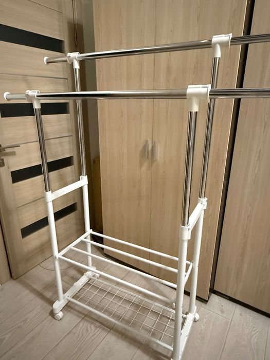 Стійка для одежи