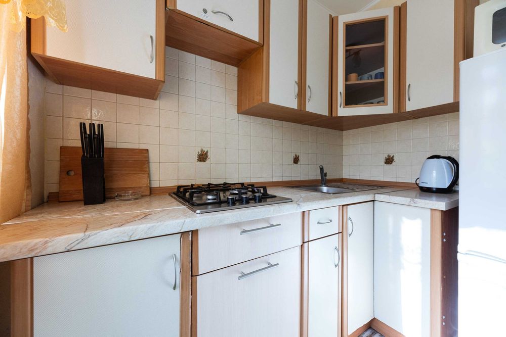 1К квартира метро Дарниця  світло є 24/7, 3 поверх