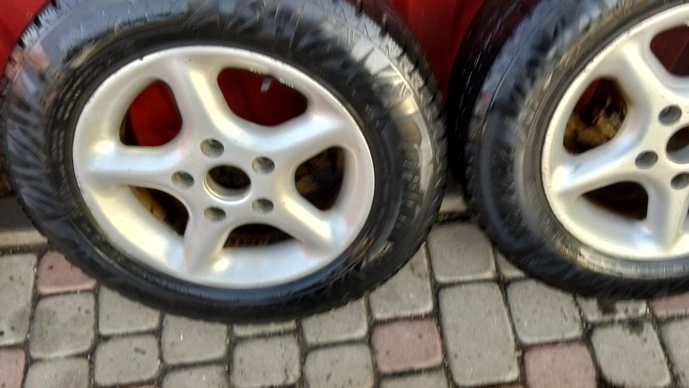Продам зимову гуму на титанах R14