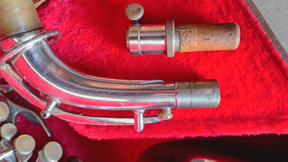 Saxofone Alto Conn Pan American 64M