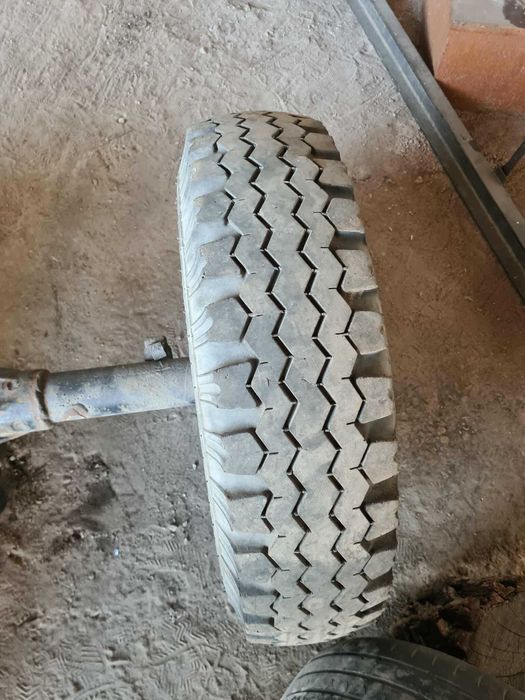 Шины б/у на УАЗ 215/90/15 Разборка
