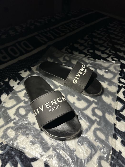 Chinelos Givenchy Pretos