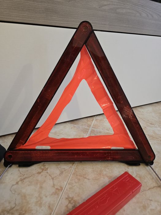 Conjunto/Bolsa DS automobiles com triângulo e luvas!