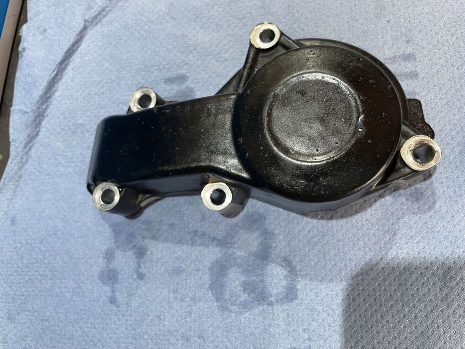 Крышка помпы двигателя KTM SMC  LC 4