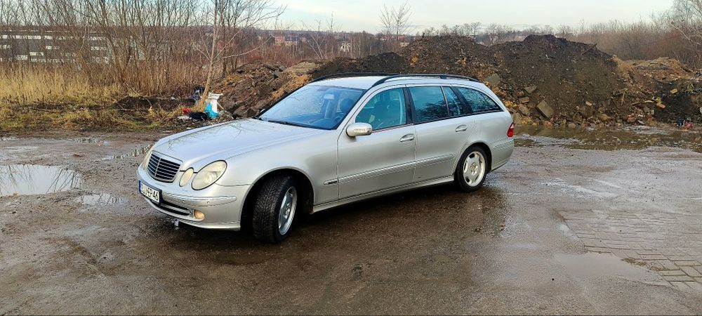 Mercedes-Benz W211