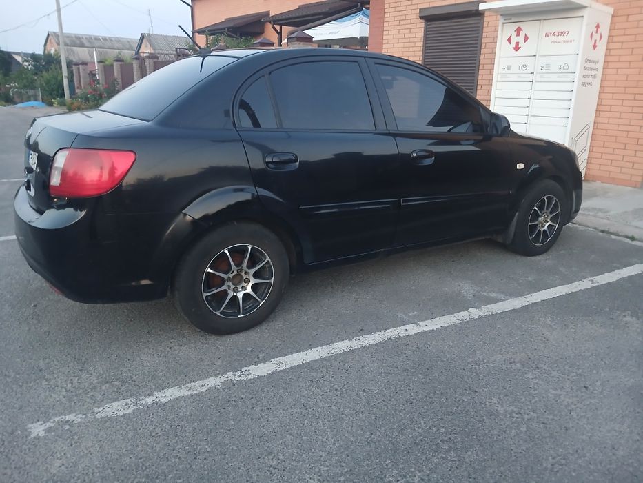 Продаж авто Kia Rio 2010