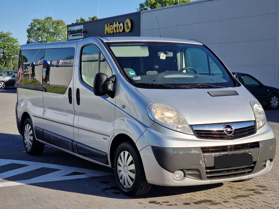 Wynajem samochodów 9 osobowych bus+OPEL VIVARO/RENAULT TRAFIC, passat