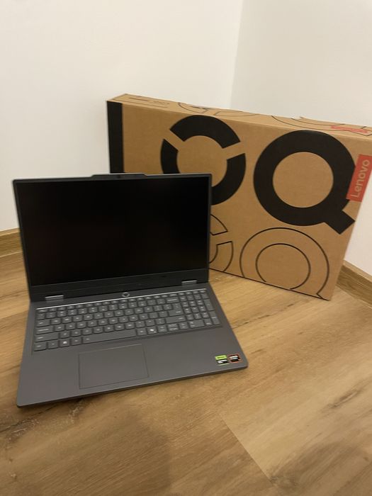 Laptop LENOVO RTX 5050 RAM 16GB DDR5