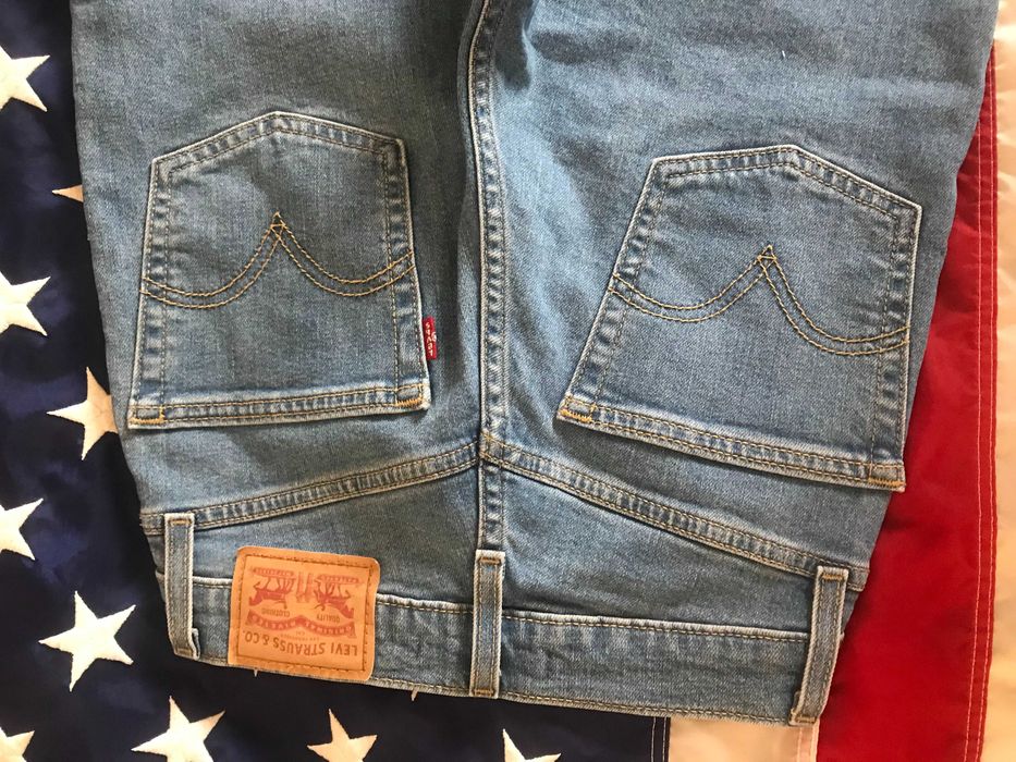 Джинсы Levis р.XS