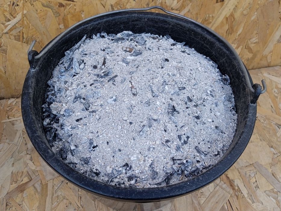 Пепел,зола,попіл,древесный,дров'яний.