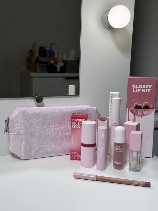 Набір косметики Mac Kylie Cosmetics