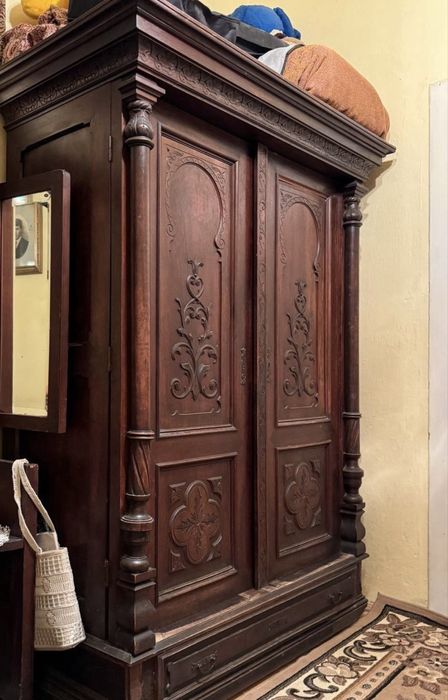 Старовинна мебель ( шкаф)