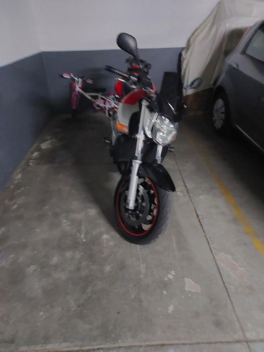 Mota Suzuki GSR 600