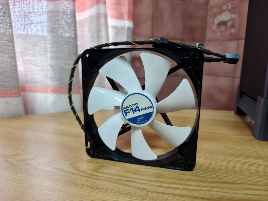 Ventoinhas Arctic507137944286679041