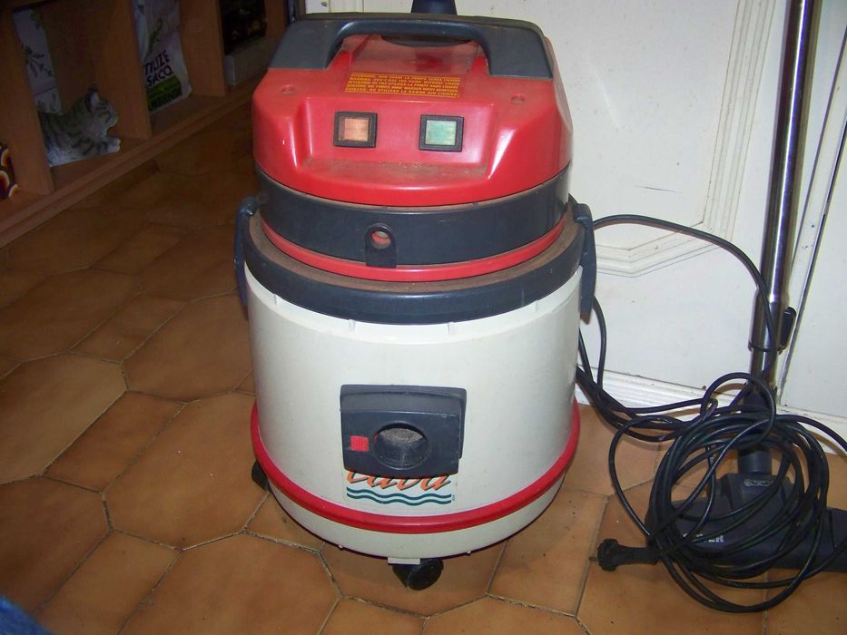 aspirador de balde marca LAVA - 25 litros