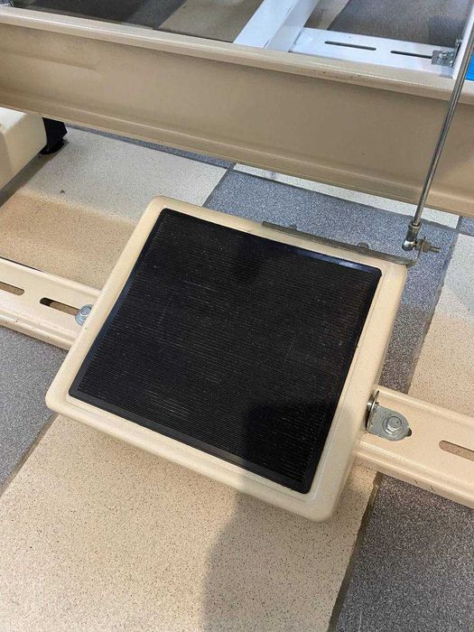 Juki DDL-8100Е Промислова прямострочна швейна машина з сервомотором