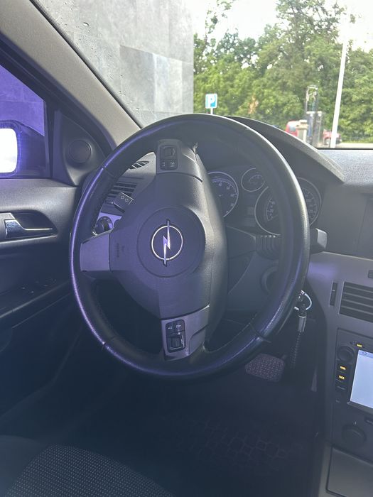 Продам авто opel astra H купе