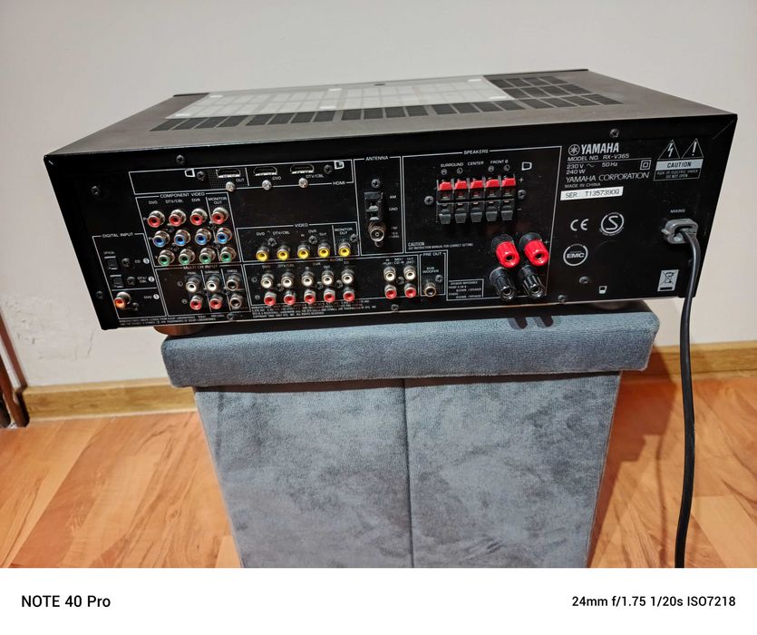 Amplituner Yamaha RX-V365-Pilot-Wysyłka