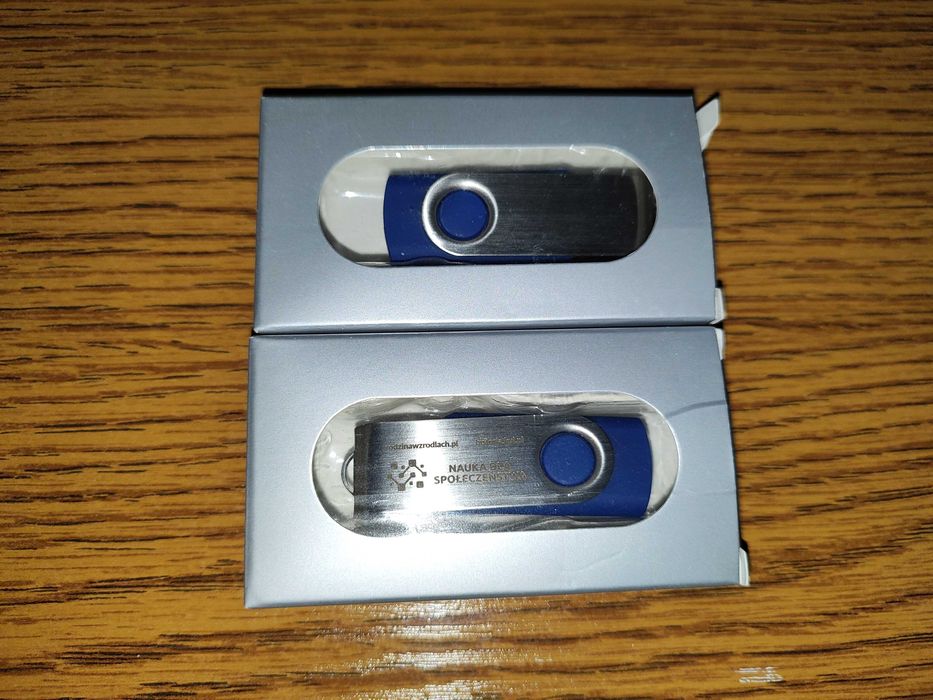 Pendrive 32 GB 2 sztuki nowe