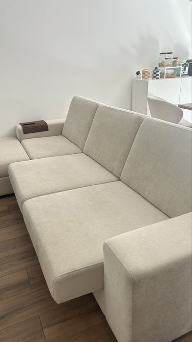 Sofá três lugares com chaise long