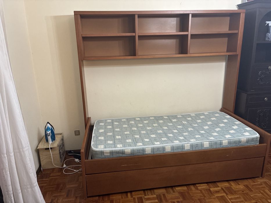 Vendo cama estudio em madeira