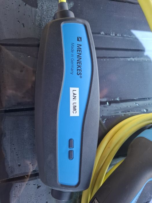 Mobilna ładowarka  do samochodów elektrycznych i hybrydowych