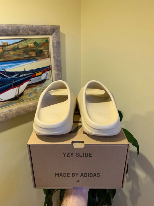 Adidas yeezy slides Bone
