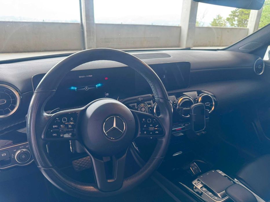 Mercedes-benz A180d (2018)