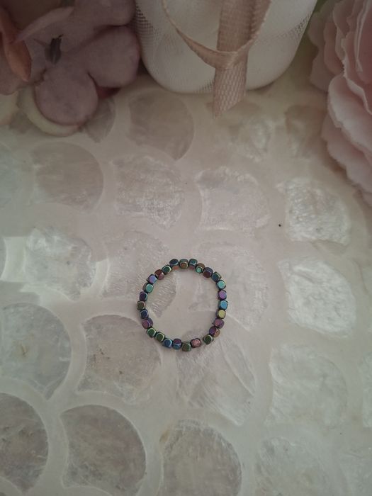 Pierścionek handmade z naturalnych kamieni hematyt