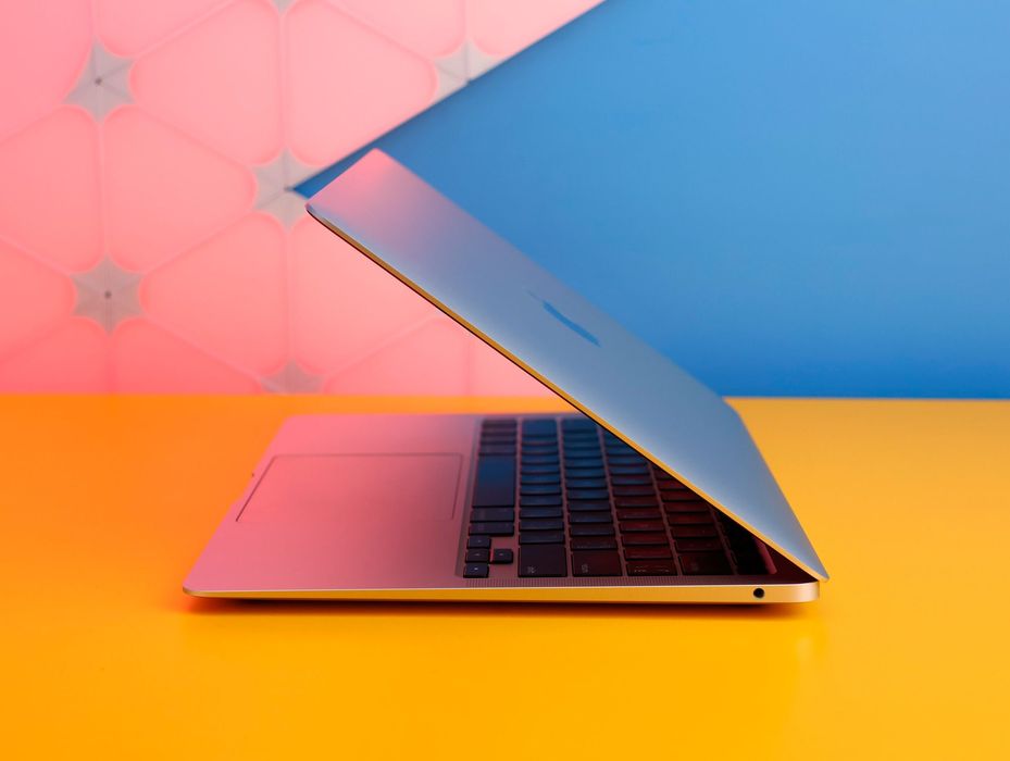 Ноутбук Apple MacBook Air 13" Silver (162539) Б/У З ГАРАНТІЄЮ