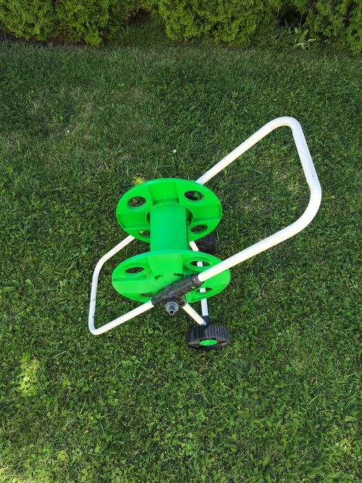 Przenośny bęben na wąż