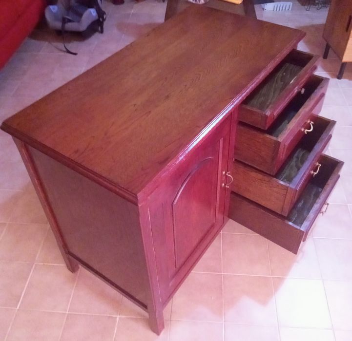 Cómoda ou pequeno aparador