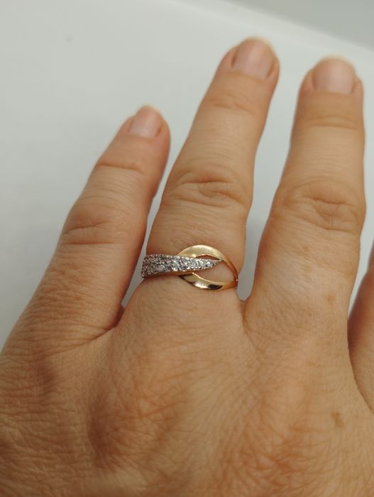 Золотое новое колечко 1.21 грамма 16.5 размер