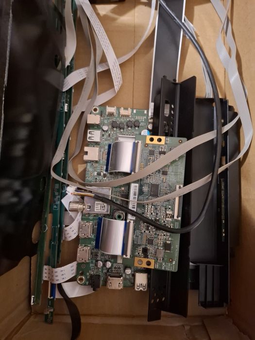 Części do telwwizora 4K Philips 55PUS6754/12