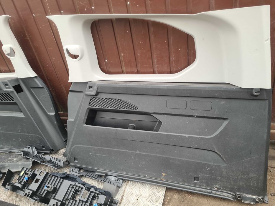 Peugeot Rifter long 22r tapicerka boczek bagażnika nakładka pasa dywan