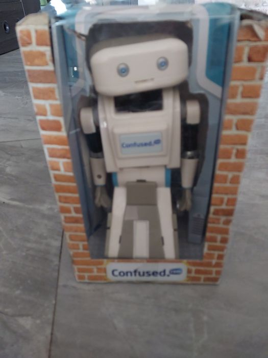 Unikatowy robot confused.com mówi,rusza sie Poznań Łazarz • OLX.pl