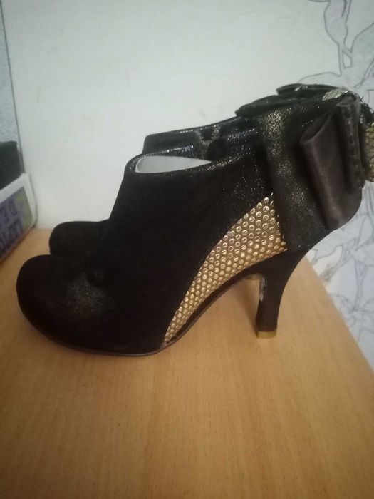 нарядные ботильоны  irregular choice