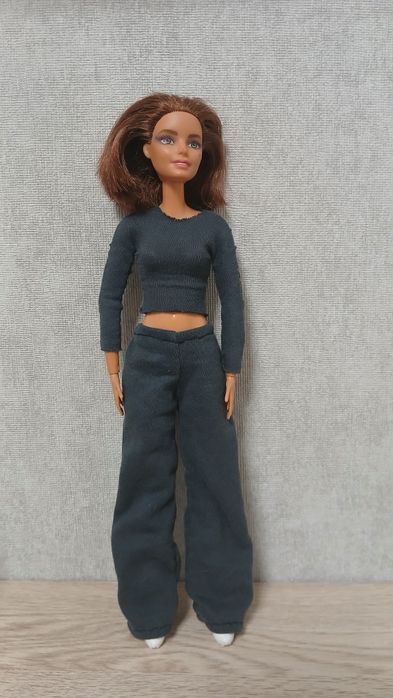 Широкі спортивні штани для барбі.