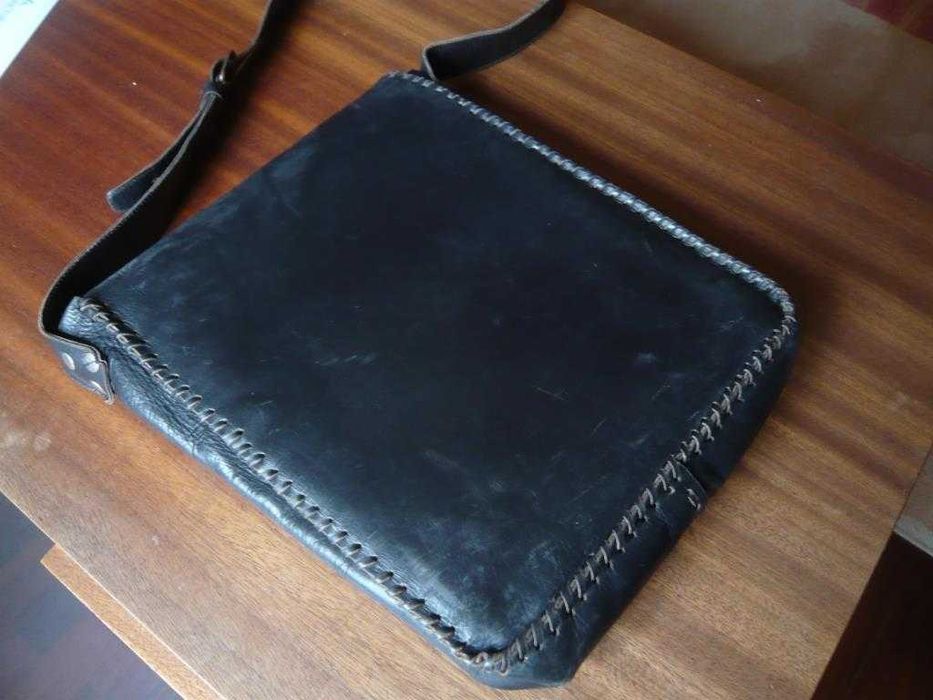 Saco tiracolo em pele