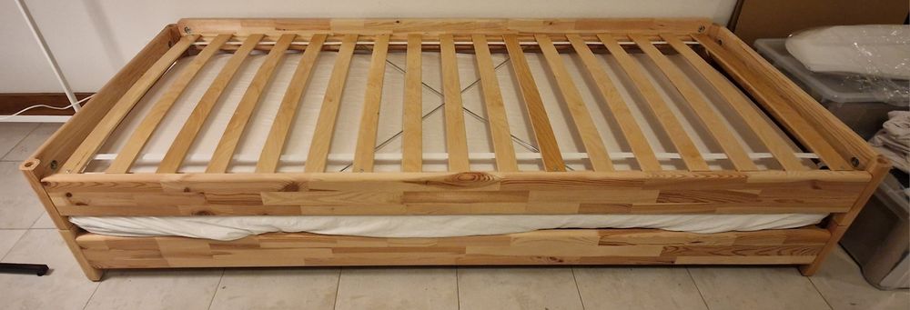 Cama empilhável IKEA UTÅKER 2 camas individuais 90×200 cm + 2 colchões