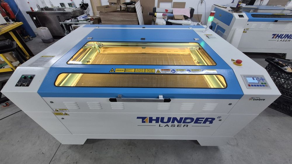 Máquina de corte e gravação laser ThunderLaser Nova51 1300x900mm