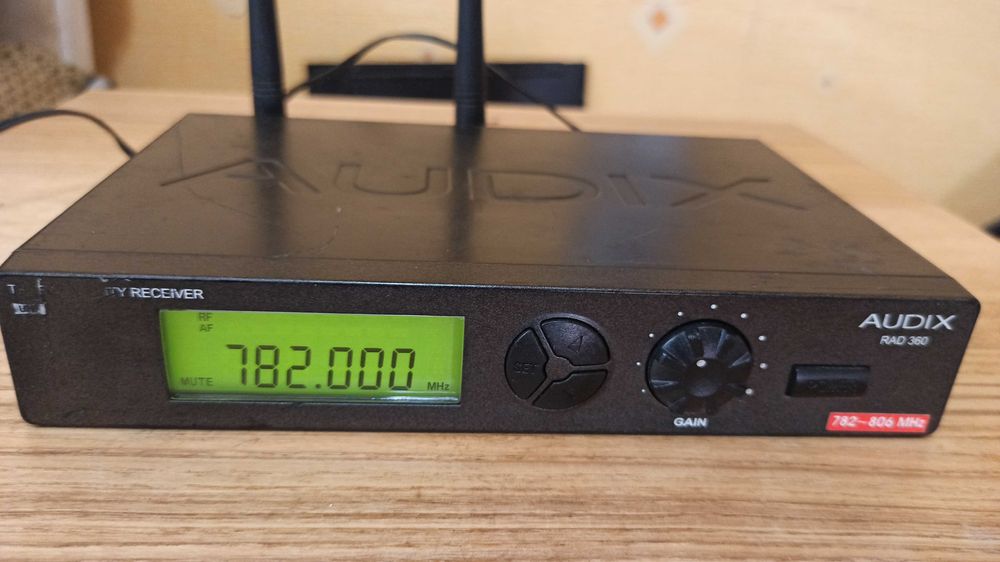 Радиосистема Audix Rad 360 782-806 + Shure U2-AU SM58